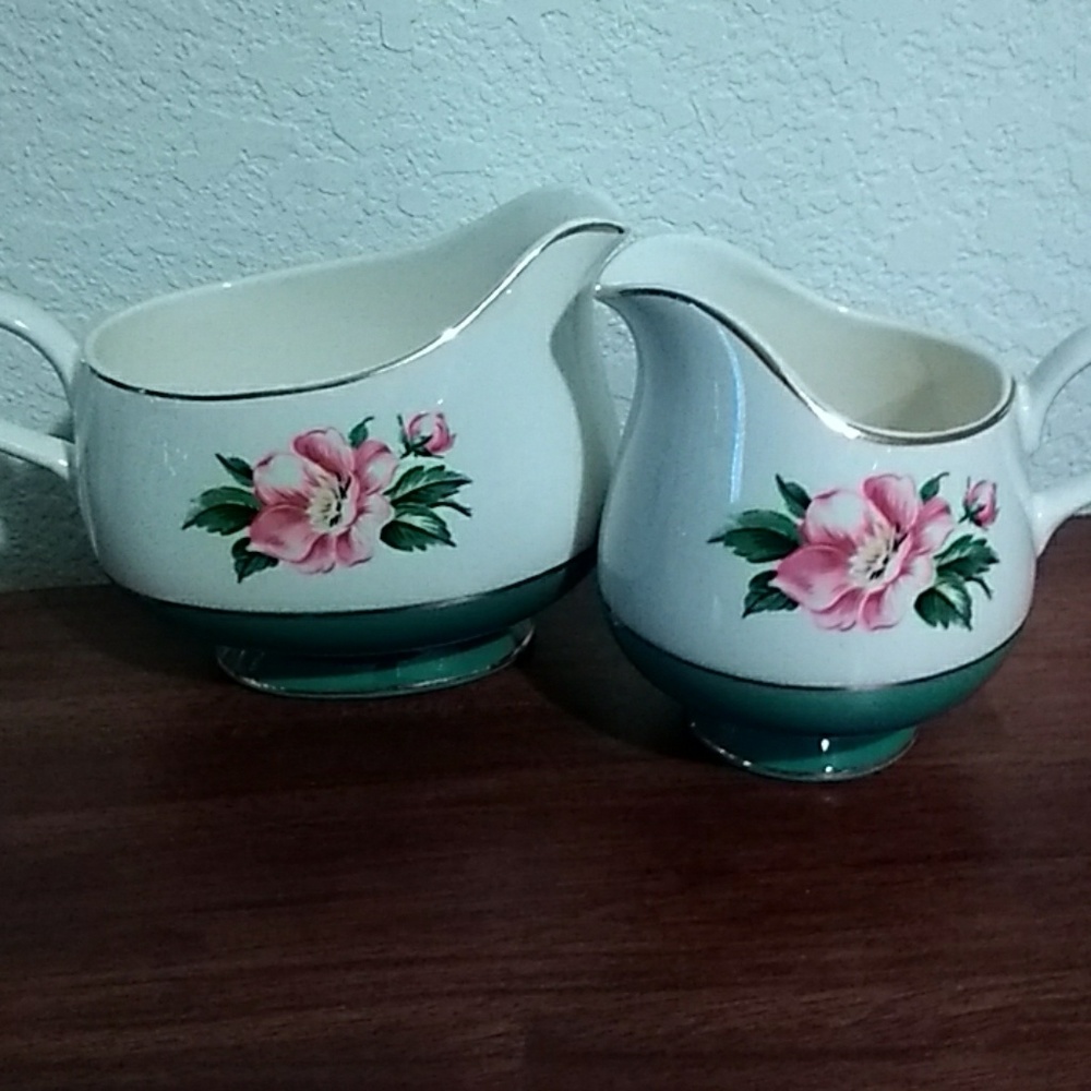 Creamer and gravy bowl